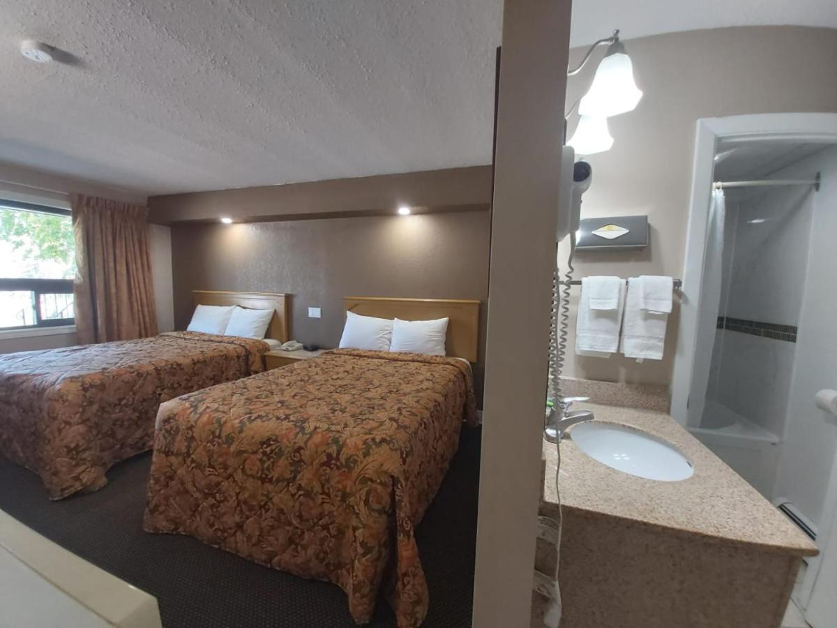 Arnprior Motor Inn Экстерьер фото