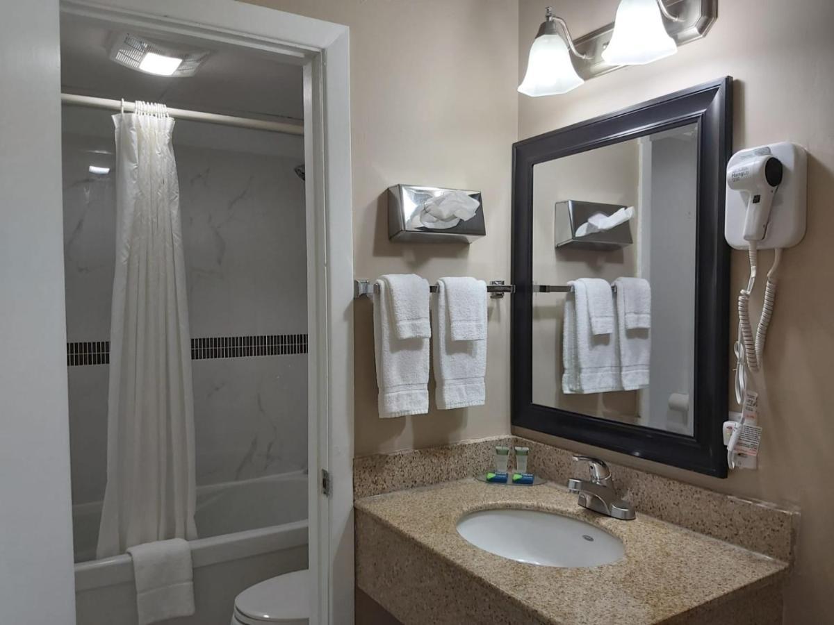 Arnprior Motor Inn Экстерьер фото