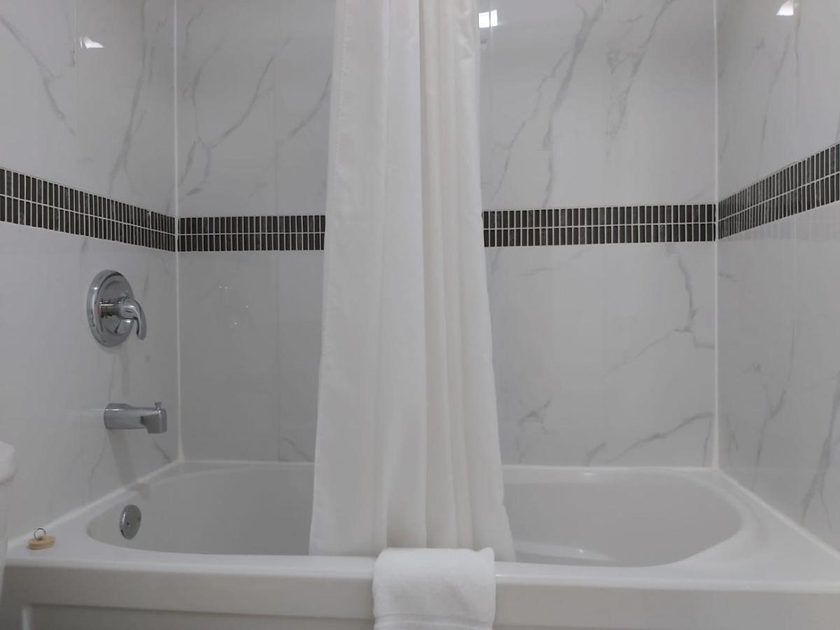 Arnprior Motor Inn Экстерьер фото
