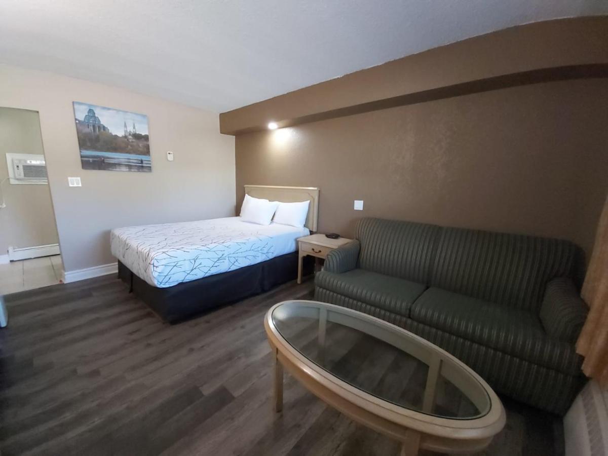 Arnprior Motor Inn Экстерьер фото