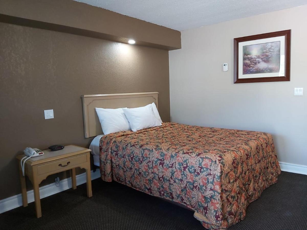 Arnprior Motor Inn Экстерьер фото