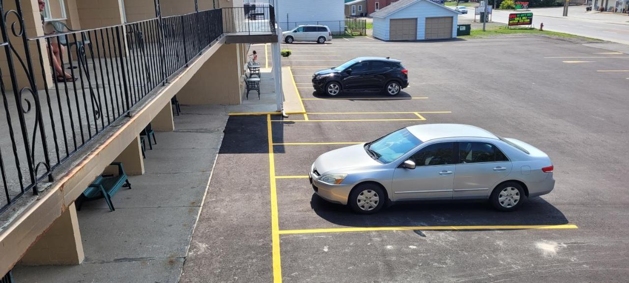 Arnprior Motor Inn Экстерьер фото