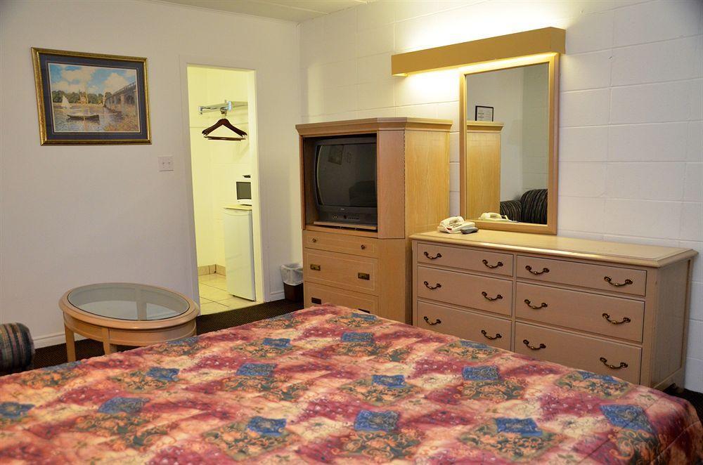 Arnprior Motor Inn Экстерьер фото